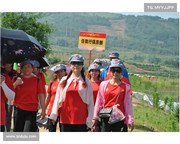 安菲尔德球迷凭一张门票欣赏两场红军与毕包友谊赛盛况